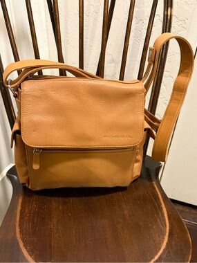 Fossil Tan Leather Shoulder Bag Womens Pebbled Flap Crossbody Adjustable Strap
